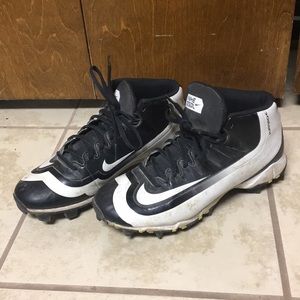 Wore for a couple games!! Newer Nike Cleats!